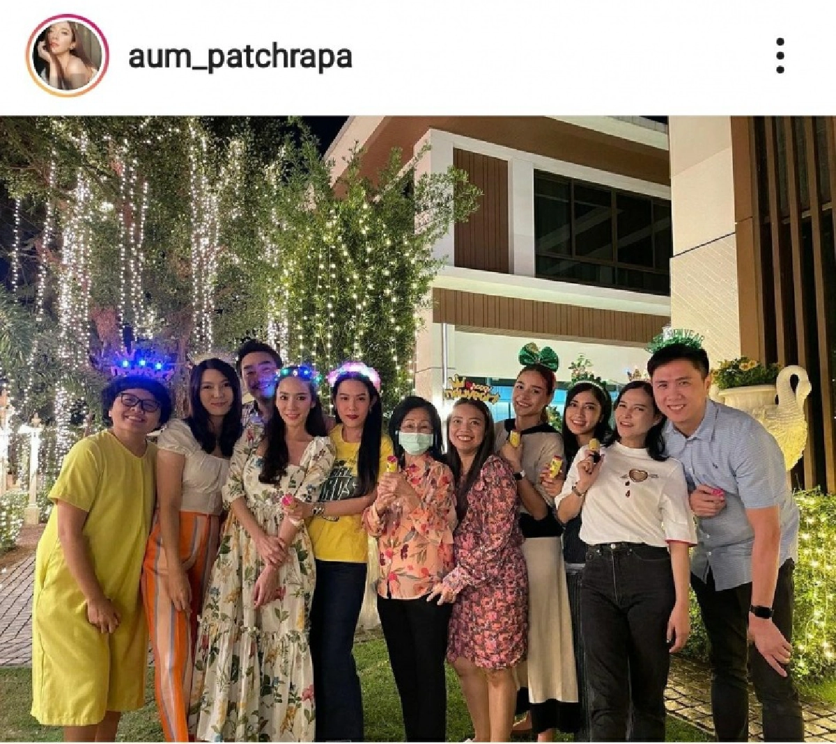 ส่งท้ายปีเก่า ส่องภาพเหล่าซุปตาร์เฉลิมฉลองเคาท์ดาวน์สู่ปี 2021