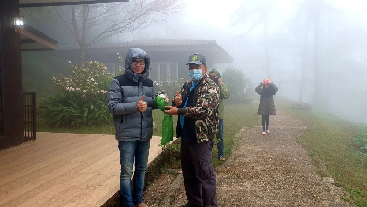 ยอดดอยอินทนนท์เย็นสุดขั้ว 2 องศา ชมแสงแรกปี 64 ที่ห้วยน้ำดัง