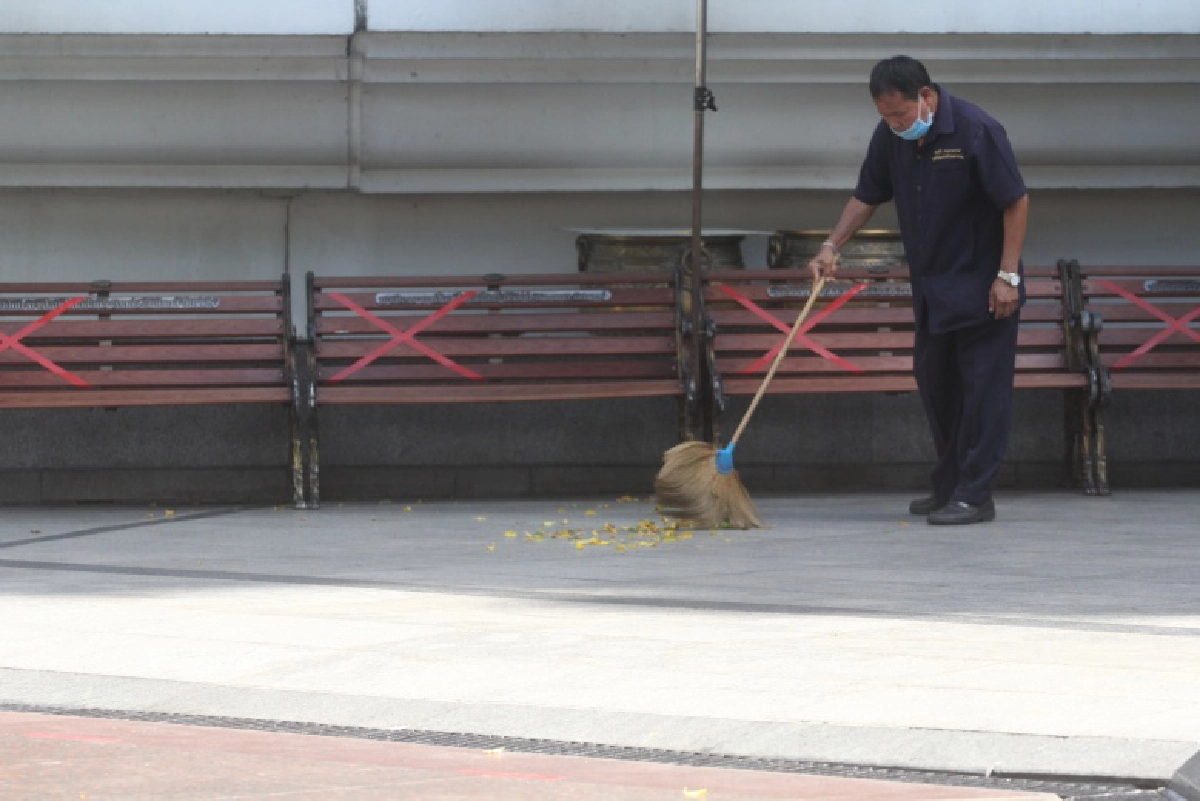 ศาลท้าวมหาพรหม เงียบเหงา ผู้ค้าโอดรายได้เหลือหลักร้อย 