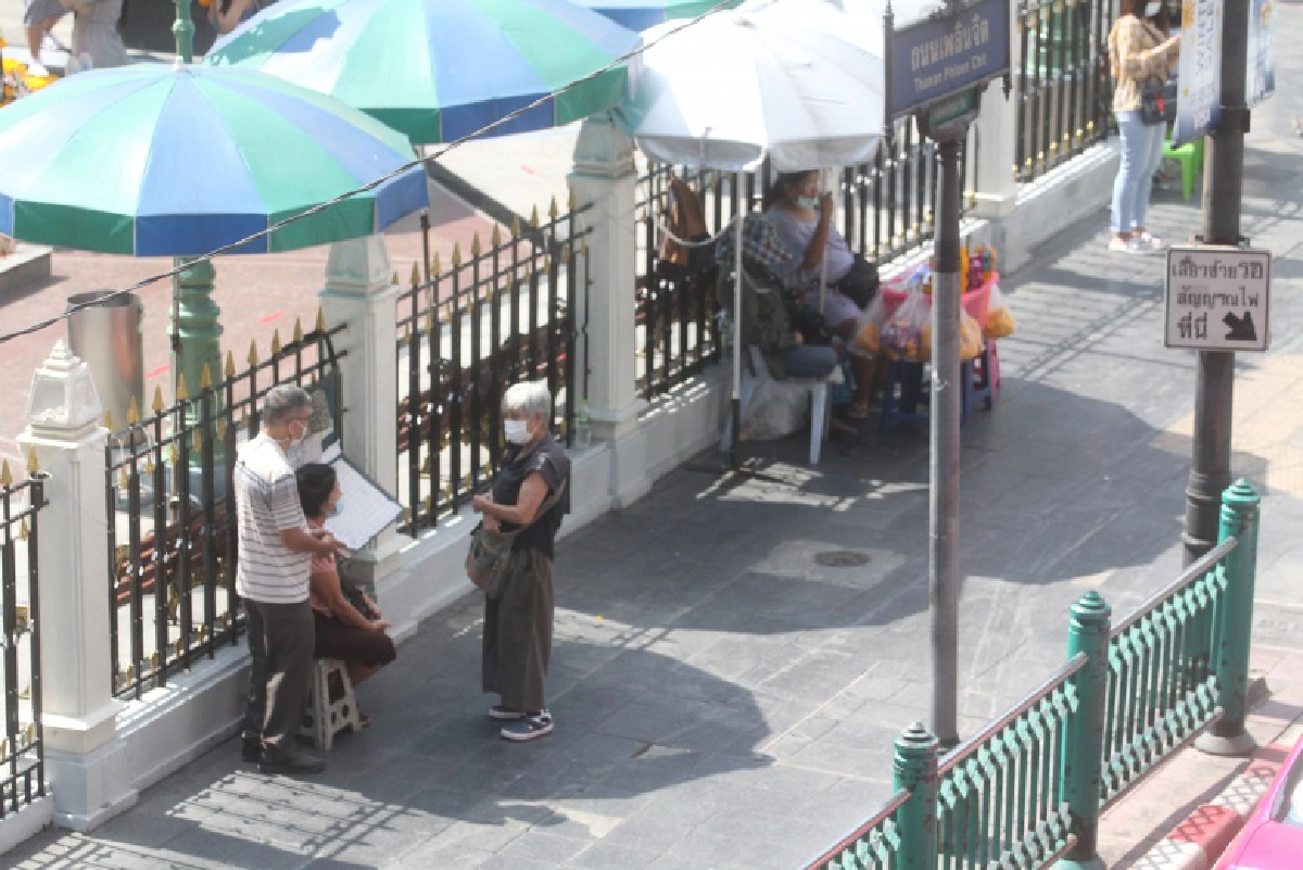 ศาลท้าวมหาพรหม เงียบเหงา ผู้ค้าโอดรายได้เหลือหลักร้อย 