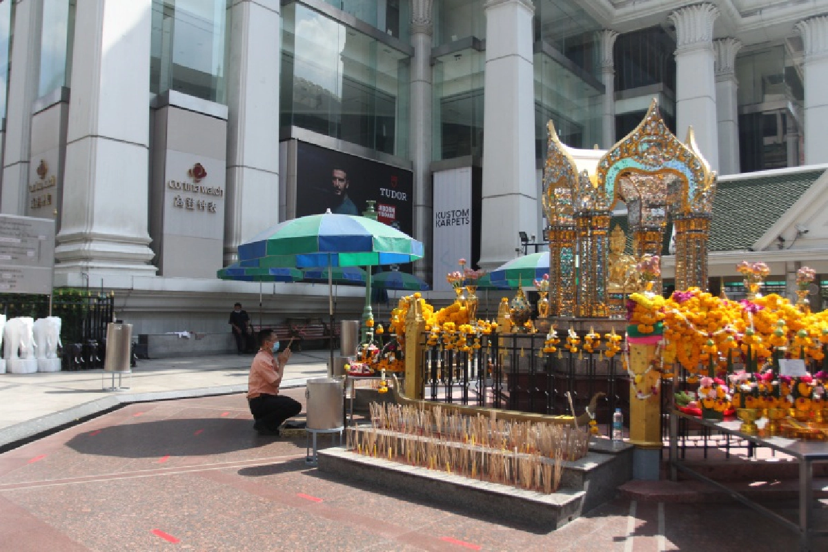 ศาลท้าวมหาพรหม เงียบเหงา ผู้ค้าโอดรายได้เหลือหลักร้อย 