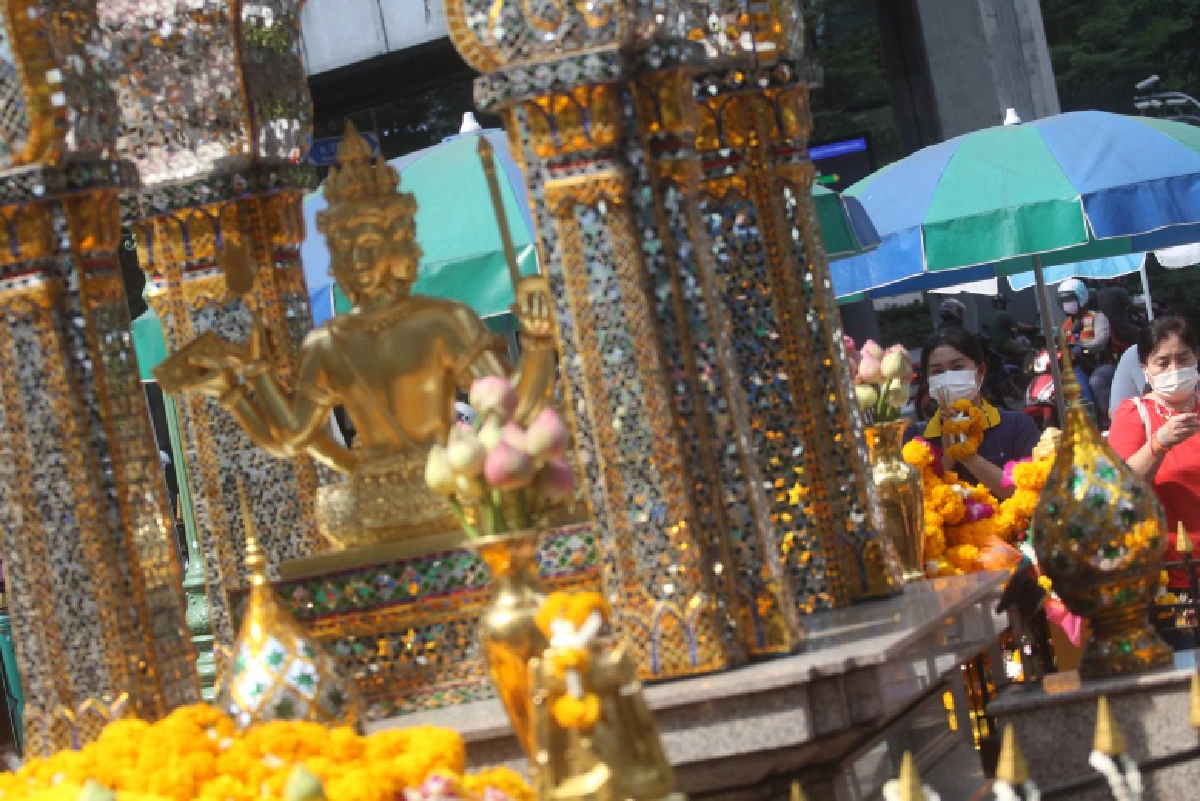 ศาลท้าวมหาพรหม เงียบเหงา ผู้ค้าโอดรายได้เหลือหลักร้อย 