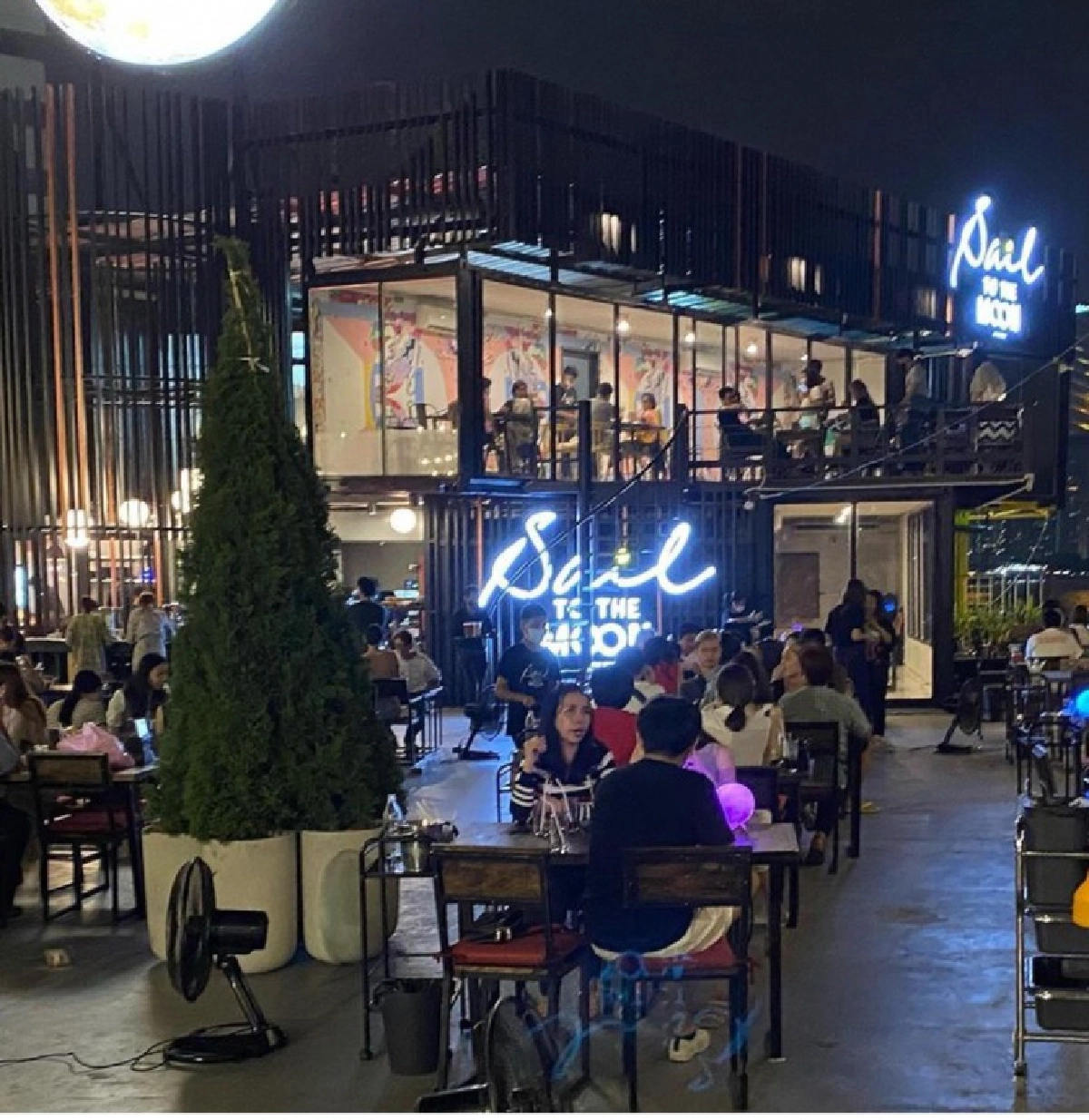 โควิดทำพิษ "เปิ้ล-จูน" ธุรกิจขาดทุน วอนรัฐช่วยเหลือคนลำบากให้เร็วที่สุด