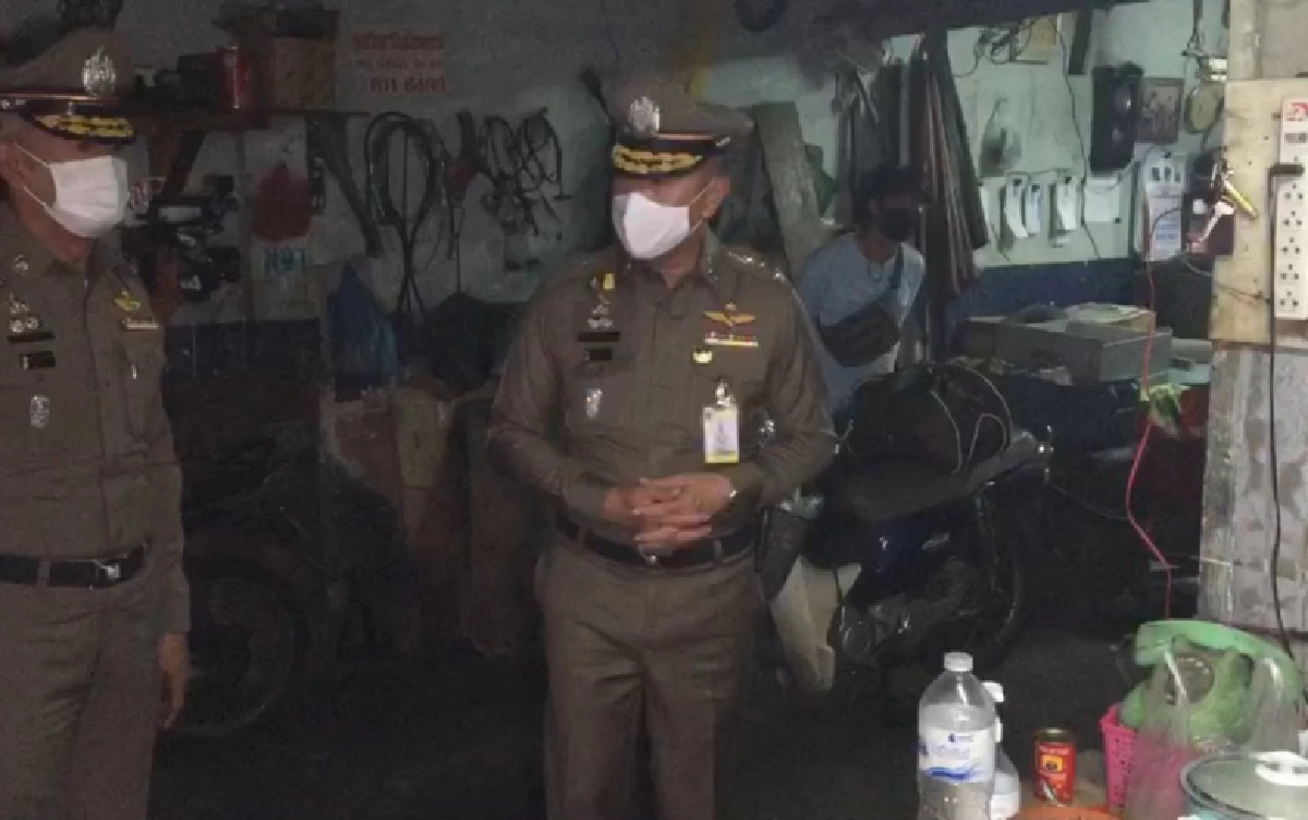  สุนัขตำรวจค้นบ้านเกิดเหตุ หาหลักฐานเชื่อมโยงผู้ขาย-ผู้เสพ