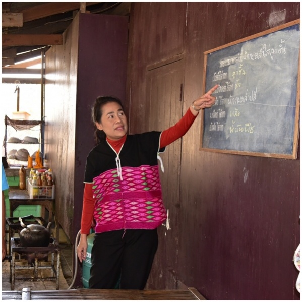 ครูพี่โอ๊ะ ขอบคุณ 'พิมรี่พาย' จิตใจงดงามช่วยการศึกษา ยอมรับไฟฟ้าเข้าไม่ถึงบนดอยสูง กศน.พยามเต็มที่เเต่ตั้งงบฯไม่ได้