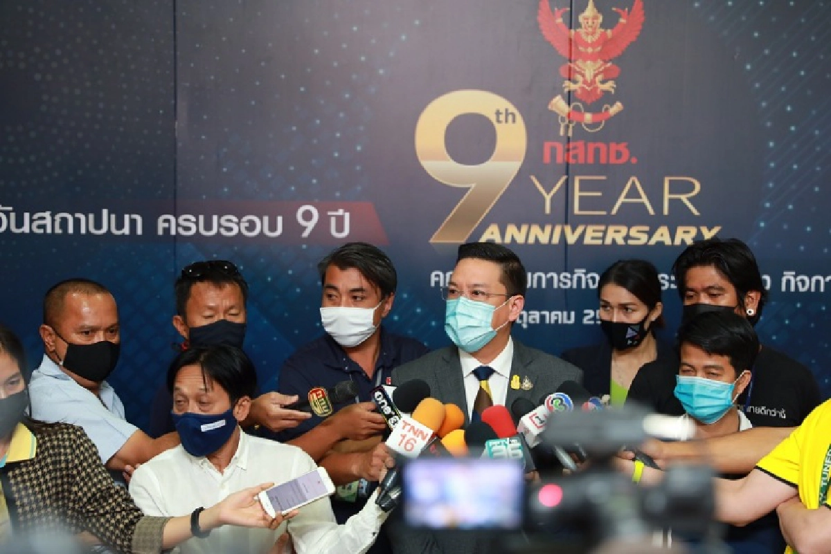 "พุทธิพงษ์" ดึงค่ายมือถือจัดโปรดาต้าฟรี 3 เดือนสำหรับการใช้แอป"หมอชนะ"