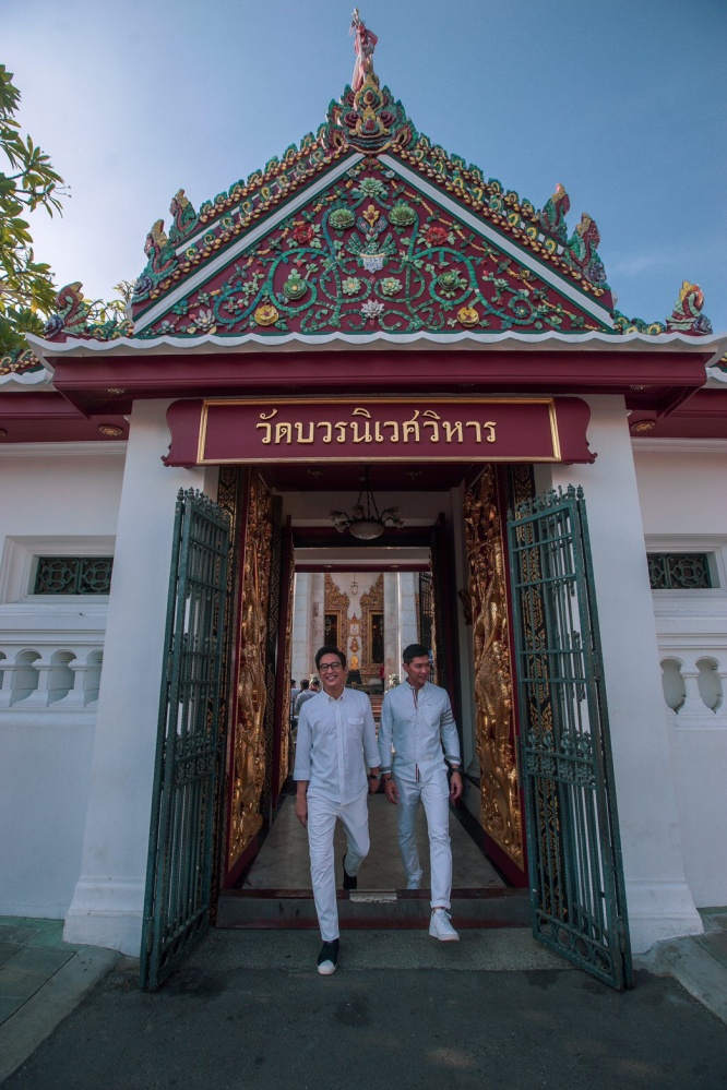 "แท่ง-หนุ่ม-เมฆ" พาไหว้ขอพรที่วัดบวรฯ ในรายการ "ศักดิ์สิทธิ์ คงกระพัน"