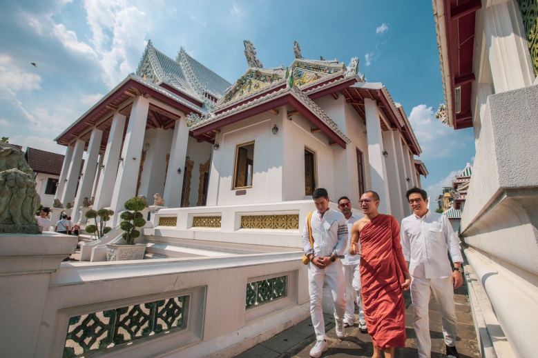 "แท่ง-หนุ่ม-เมฆ" พาไหว้ขอพรที่วัดบวรฯ ในรายการ "ศักดิ์สิทธิ์ คงกระพัน"