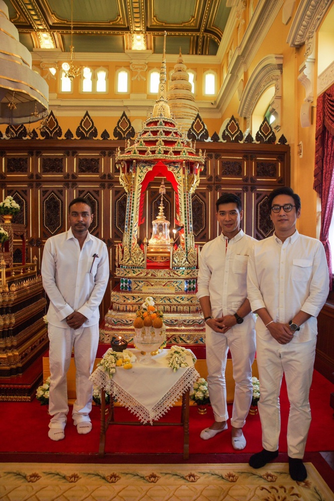 "แท่ง-หนุ่ม-เมฆ" พาไหว้ขอพรที่วัดบวรฯ ในรายการ "ศักดิ์สิทธิ์ คงกระพัน"