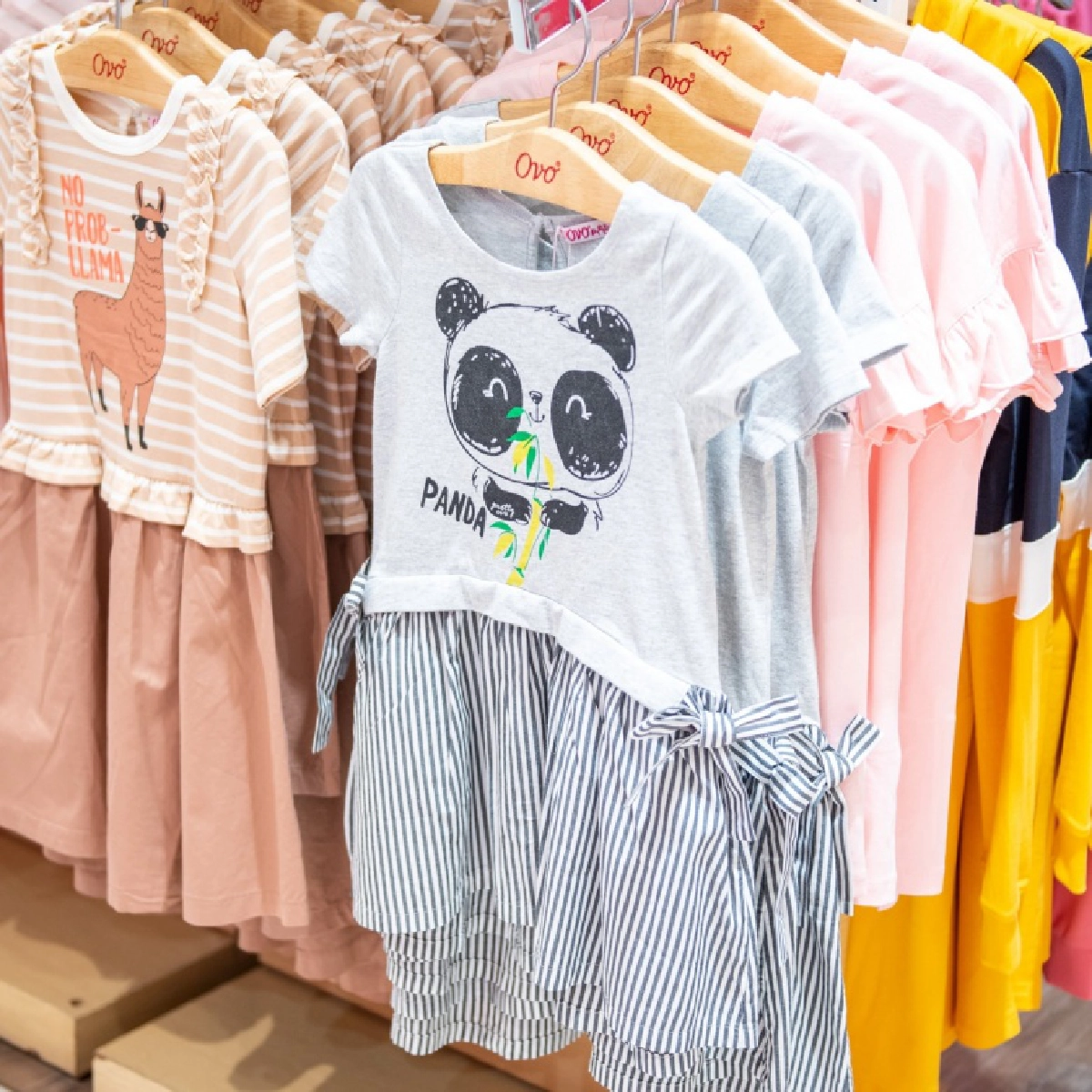 "ห้างเซ็นทรัล" และ "ห้างโรบินสัน" เอาใจคุณหนูชวนช้อปไอเท็ม "BABY & KIDS SHOP SAFELY"ร่วมบริจาคของเล่นให้น้อง "มูลนิธิบ้านเด็กอ่อนพญาไท"