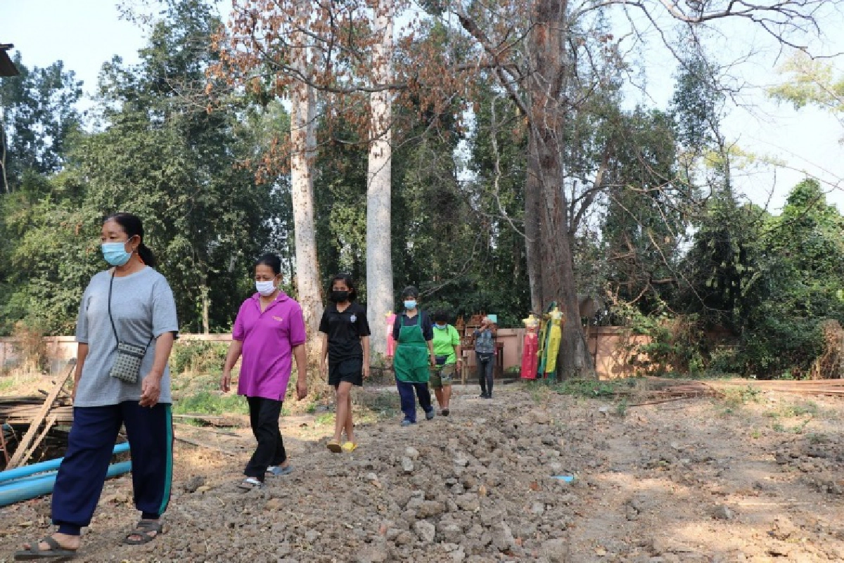 ใกล้หวยออก ชาวบ้านแห่ขอเลขเด็ดตะเคียนคู่ อายุกว่า 100 ปี