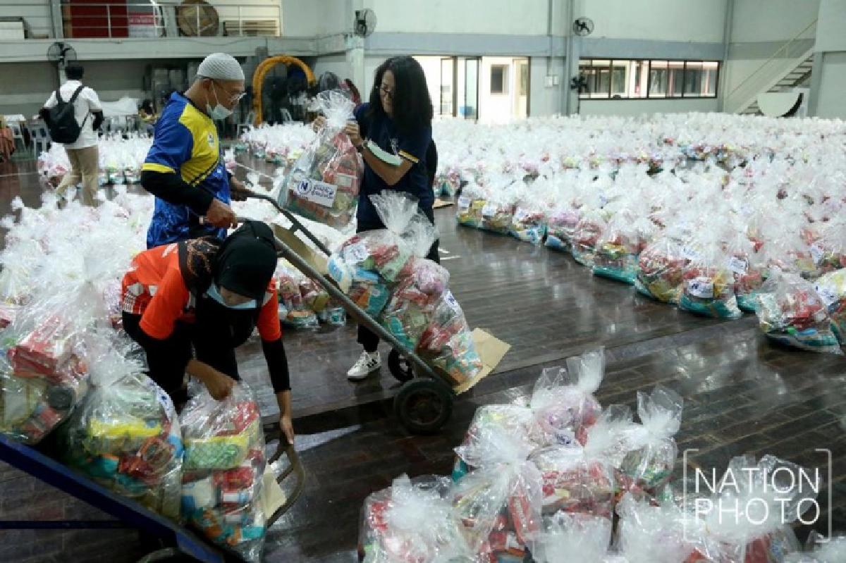 "เนชั่นทีวีร่วมใจสู้ภัยน้ำท่วม" มอบถุงยังชีพ 2,000 ชุด ช่วยน้ำท่วมชายแดนใต้