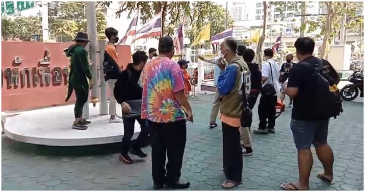ทีมการ์ดปลดแอก ลุ้นเพื่อนการ์ดได้ประกันตัว-ส่งเข้าเรือนจำ