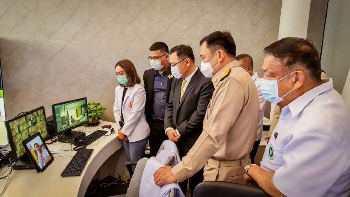 "อนุทิน" ตรวจเยี่ยม รพ.สนามธรรมศาสตร์ มีความพร้อมดูแลผู้ติดเชื้อโควิด-19