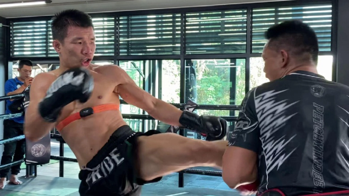"กัปปิตัน เพชรยินดีอะคาเดมี" ชูจุดแข็งออกหมัดเร็ว เป้ากระชากเข็มขัดนักชกรัสเซีย