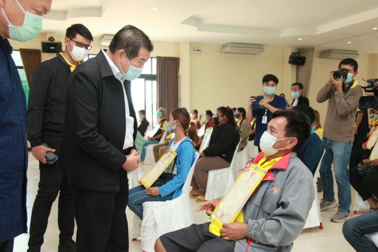 "นิพนธ์ "เดินหน้าลดความเหลื่อมล้ำปีที่ 2 แจกโฉนดที่ดินชาวบางระกำ จ.พิษณุโลก ตั้งเป้า 4,284 แปลง