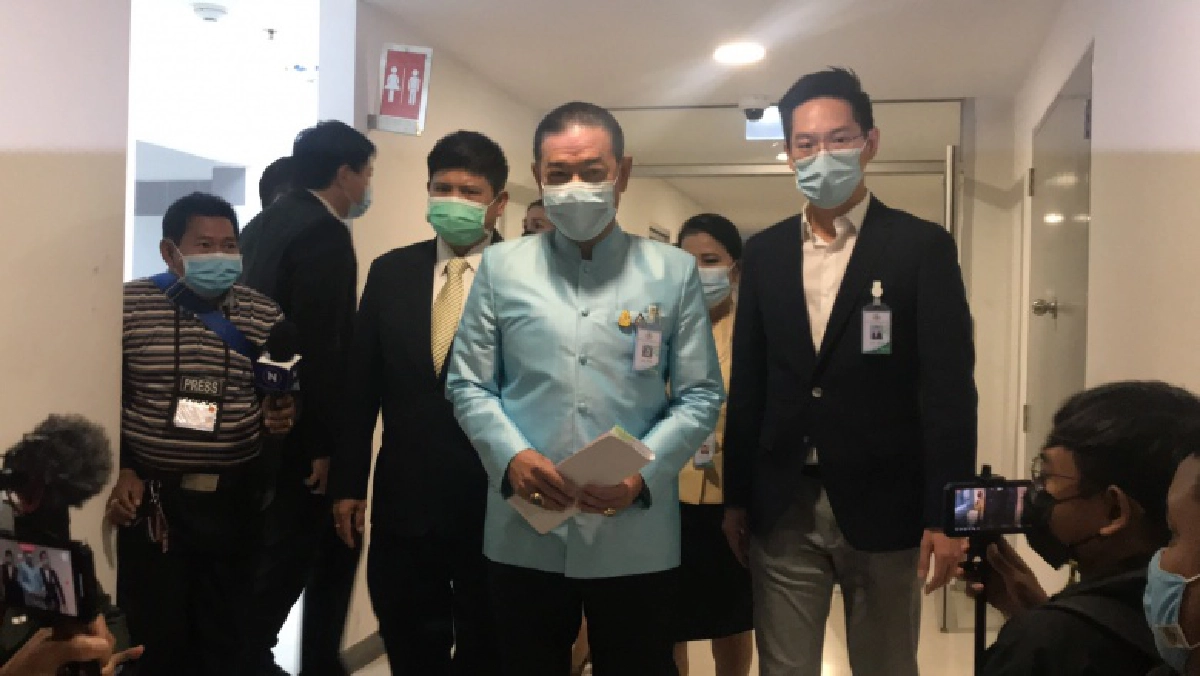  ดีอีเอส  แจ้งความ ปอท.เอาผิดธนาธร ม.112-พ.ร.บ.คอมพ์