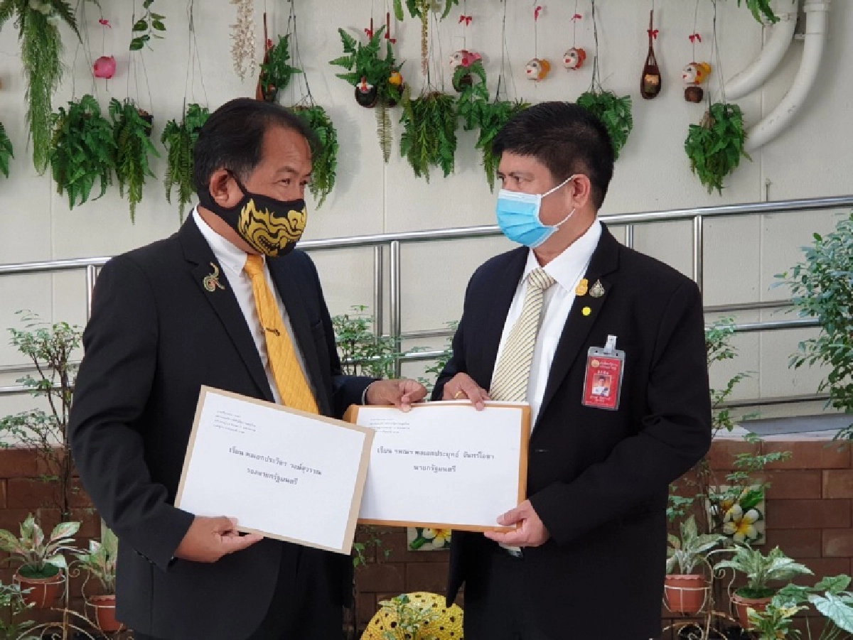 "ศรีสุวรรณ"เผยไม่ใช่แค่ "บิ๊กป้อม" แต่มี "บิ๊กตู่" ด้วยที่ หน.พรรคร่วมรัฐบาลไปอ้างตีกินโครงการเจาะบ่อบาดาลพลังงานแสงอาทิตย์