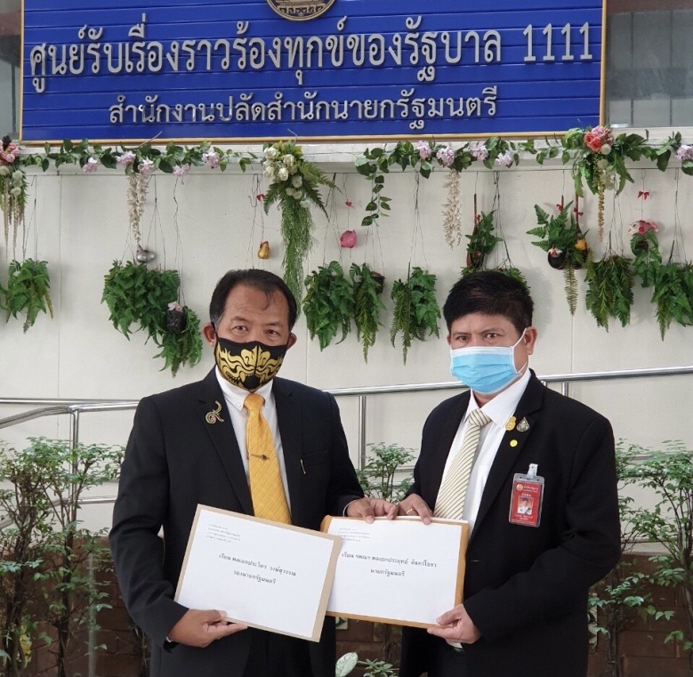 "ศรีสุวรรณ"เผยไม่ใช่แค่ "บิ๊กป้อม" แต่มี "บิ๊กตู่" ด้วยที่ หน.พรรคร่วมรัฐบาลไปอ้างตีกินโครงการเจาะบ่อบาดาลพลังงานแสงอาทิตย์