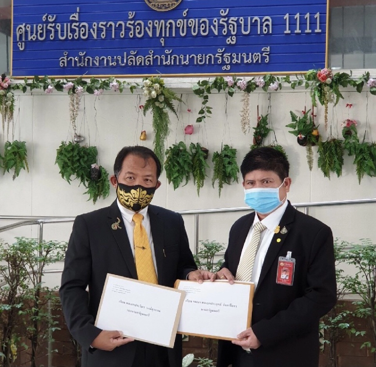 "ศรีสุวรรณ"เผยไม่ใช่แค่ "บิ๊กป้อม" แต่มี "บิ๊กตู่" ด้วยที่ หน.พรรคร่วมรัฐบาลไปอ้างตีกินโครงการเจาะบ่อบาดาลพลังงานแสงอาทิตย์