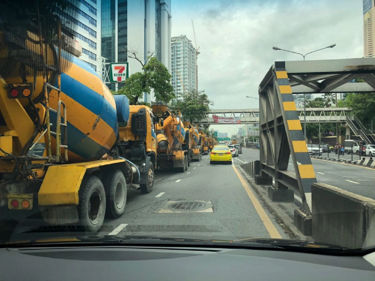 "ศรีสุวรรณ" นำอดีตหมอรามาธิบดีฟ้องระงับคอนโดดังย่านถนนศรีอยุธยา ซ.8