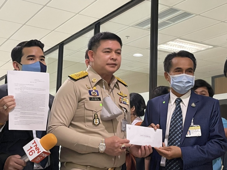 "สิระ" เล่นไม่เลิก ย้ำจะป่วนทั้ง4 วันหากไม่แก้ญัตติซักฟอกโยงสถาบัน