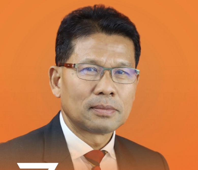 ทนายแดง "คารม" หักดิบ ปีกซ้าย "ป๊อก"