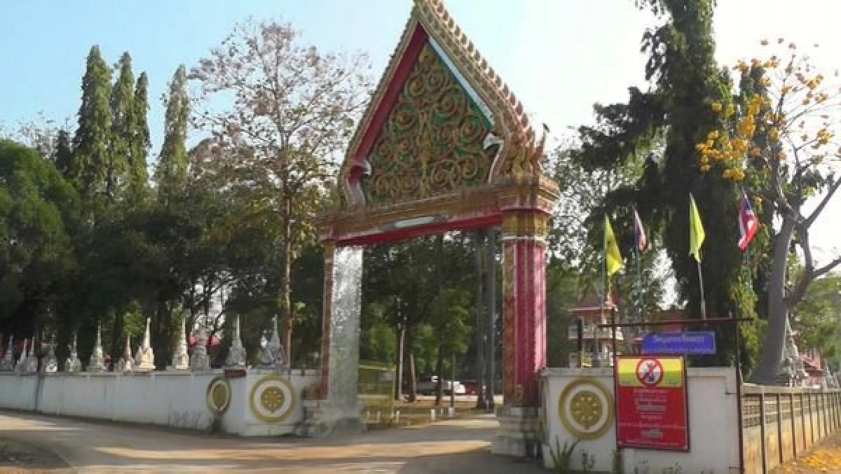 ใกล้หวยออก ชาวบ้านแห่ขอโชคต้นตะเคียน หลังงวดที่แล้วถูกเลขท้าย 2 ตัวยกหมู่บ้าน
