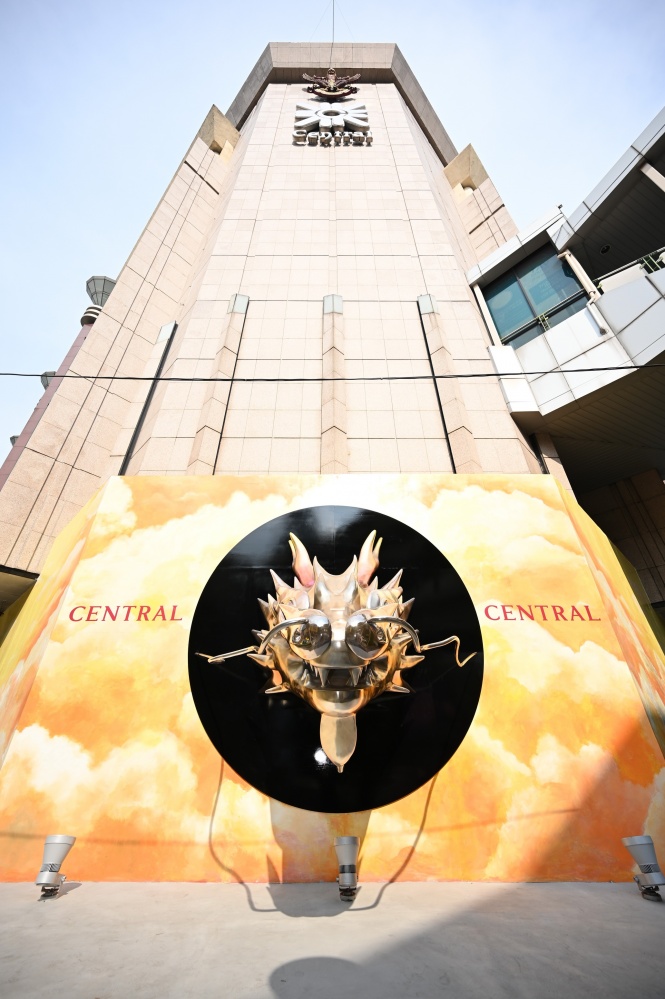 "ฉลองตรุษจีน" ชวนมาวาร์ปรับความปัง แลนด์มาร์คกลางกรุง กับ Teleport Dragon "มังกรเงินแห่งความโชคดี"