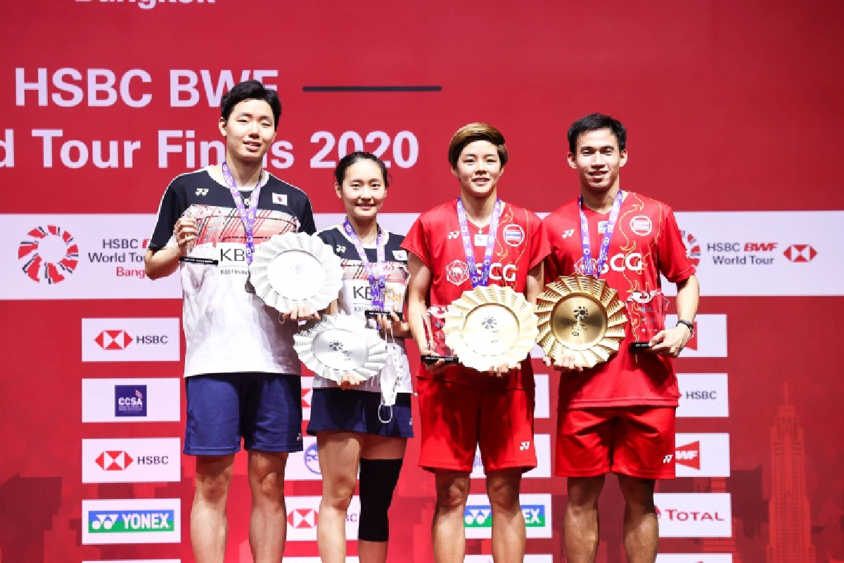 คุณหญิงปัทมาฯ ยกนิ้ว " บาส-ปอป้อ" สร้างประวัติศาสตร์กวาด แชมป์แบดมินตันคู่ผสม 