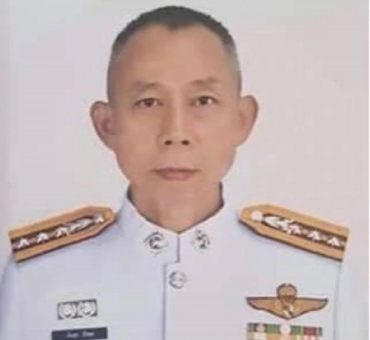 ย้ายด่วน ผกก.ภูเขียว ปล่อยแขวนป้าย "ปฏิรูปสถาบัน" หน้าโรงพัก 