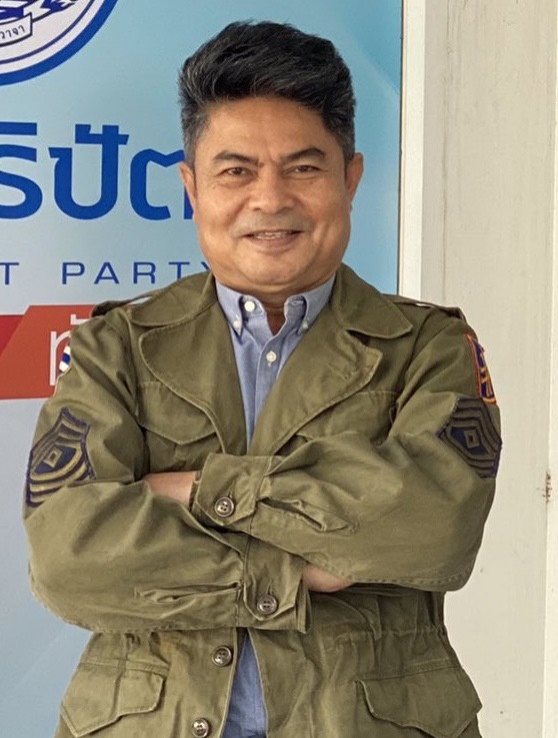คนละครึ่ง "พงศ์สินธุ์-อาญาสิทธิ์" สงครามใจรัฐบาล