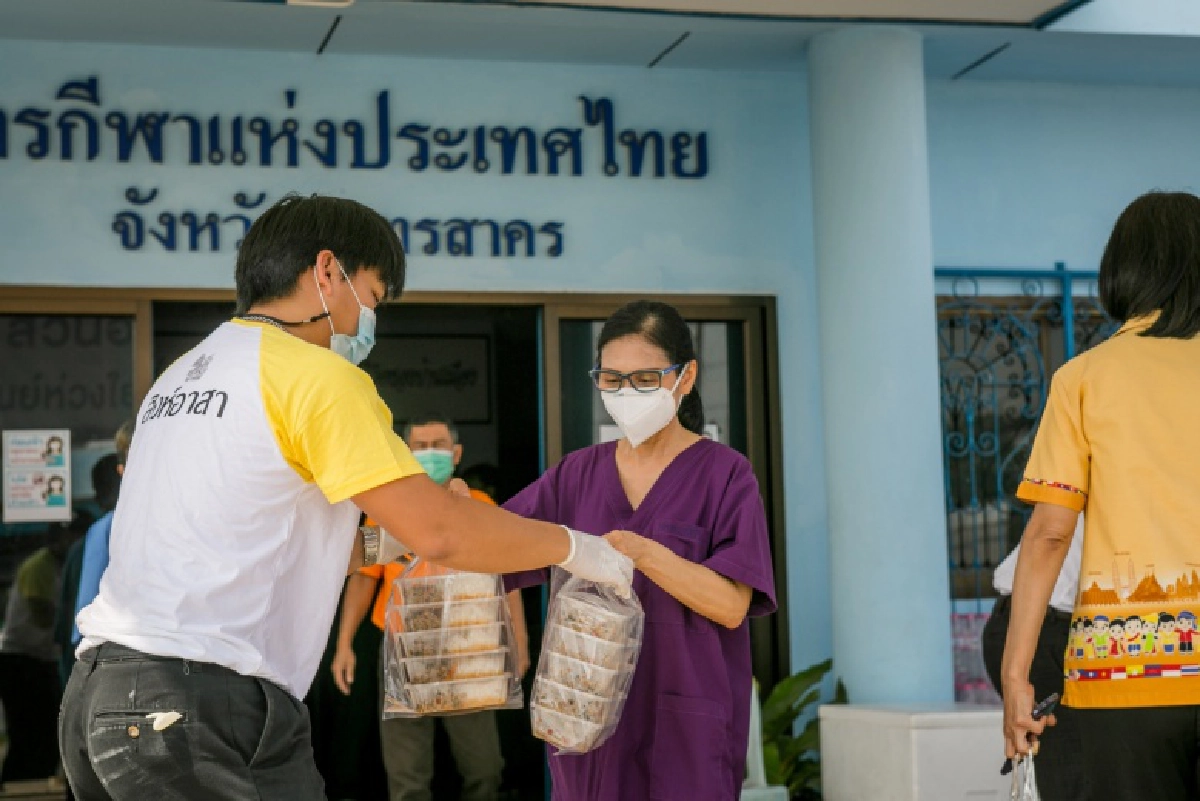 "สิงห์อาสา" เติมเสบียง 4 โรงพยาบาลสนามจ.สมุทรสาคร สู้โควิด-19