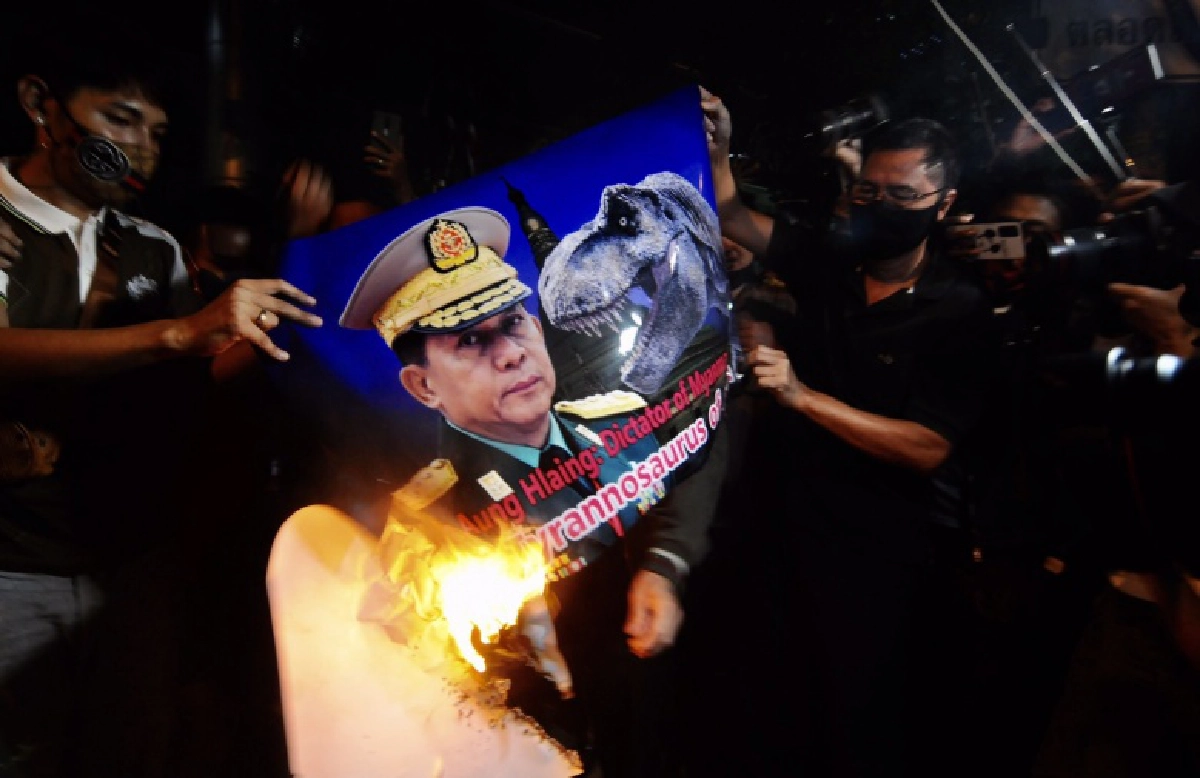 เมียนมา-ไทยร่วมส่องไฟต้านรัฐประหาร คืนอิสระ 'อ่องซานฯ'