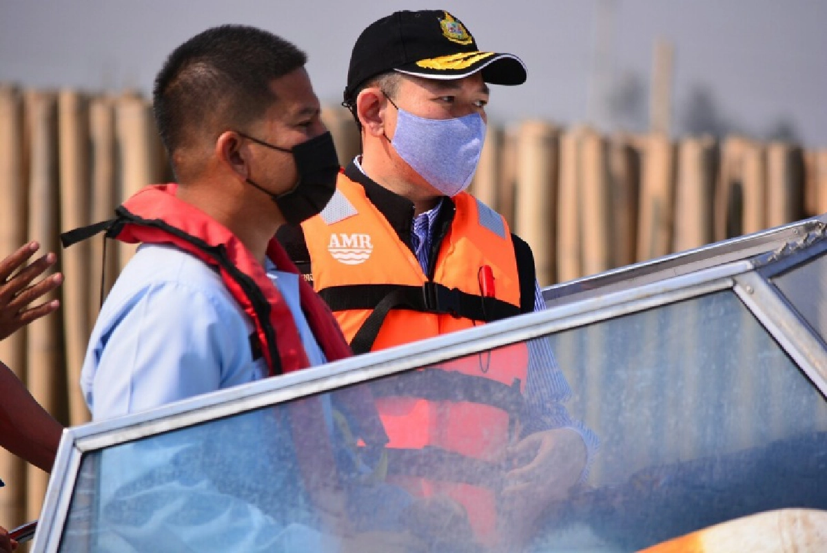 "วราวุธ" เผยเตรียมมาตรการแก้ปัญหากัดเซาะชายฝั่งเพชรบุรี 