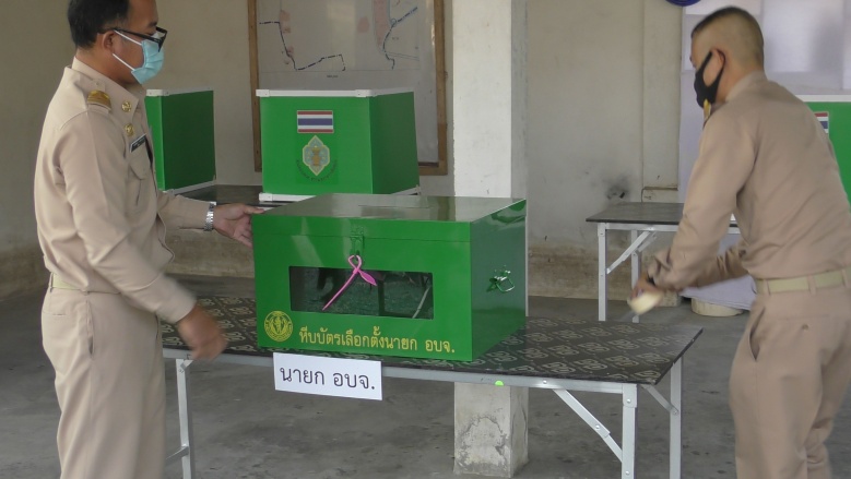 บรรยากาศการลงคะแนนเสียง 2หน่วยเลือกตั้ง นายก อบจ.อ่างทอง ใหม่คึกคัก