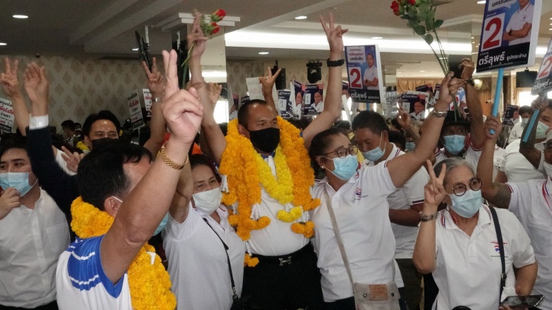 ศึกช้างชนช้าง..ลูกชาย บิ๊กแจ๊ส ลงสมัครชิงนายกเทศบาลนครรังสิต ปทุมธานี