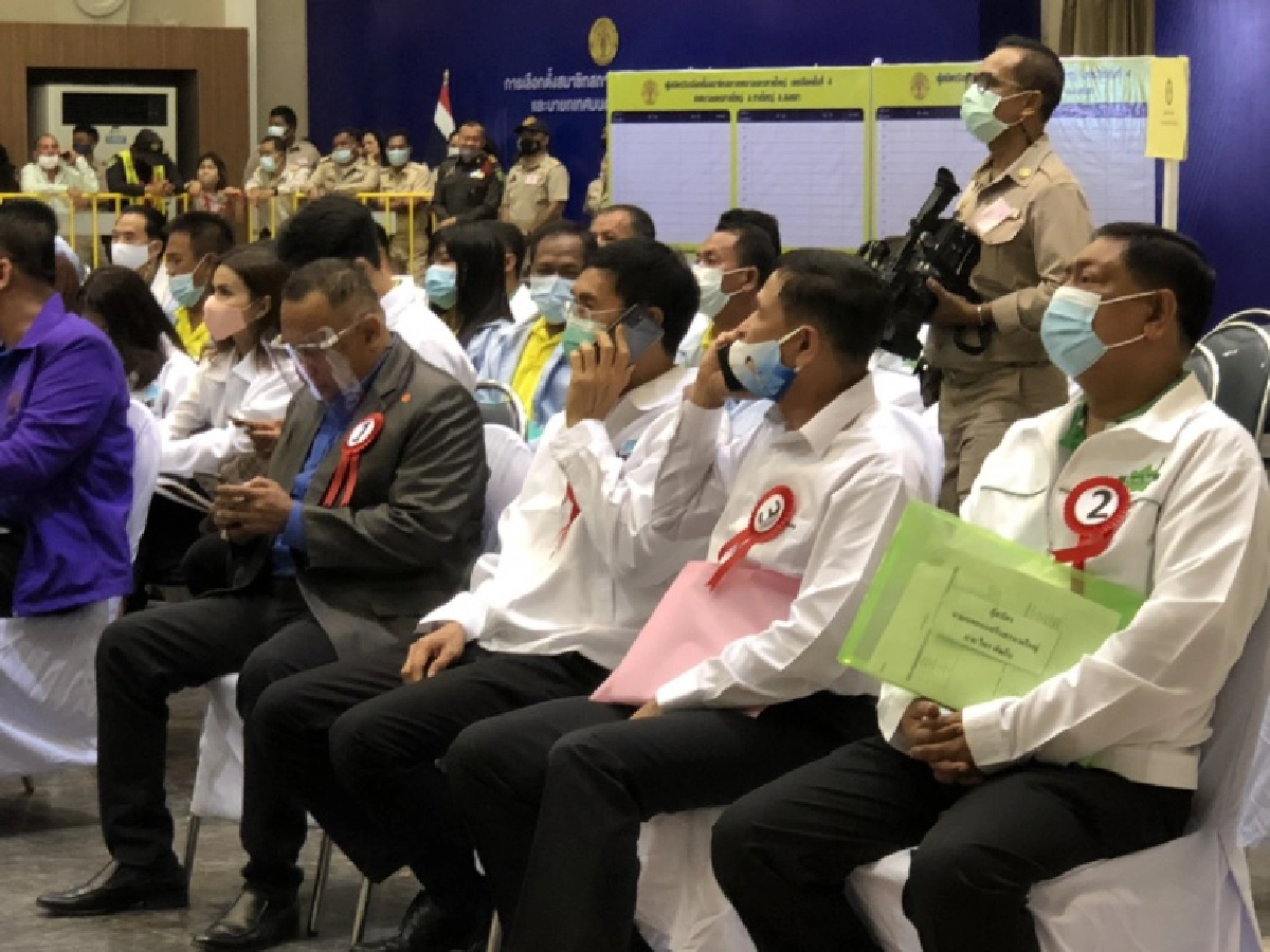 ชิงเก้าอี้นายกเล็กหาดใหญ่คึกคักผู้สมัคร4ทีมดังตบเท้าเข้าสมัครวันแรก