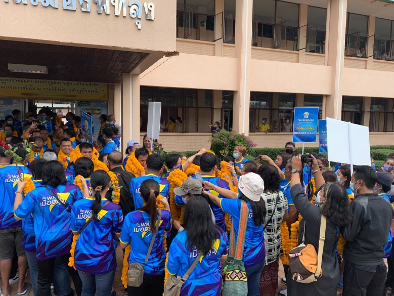 บรรยากาศการรับสมัครสมาชิกสภาเทศบาลจังหวัดพัทลุงคึกคัก