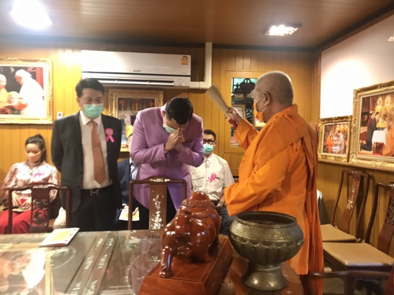 "ธนกร"เผย เจ้าอาวาสวัดเล่งเน่ยยี่อวยพรให้"บิ๊กตู่"ผ่านศึกซักฟอก 