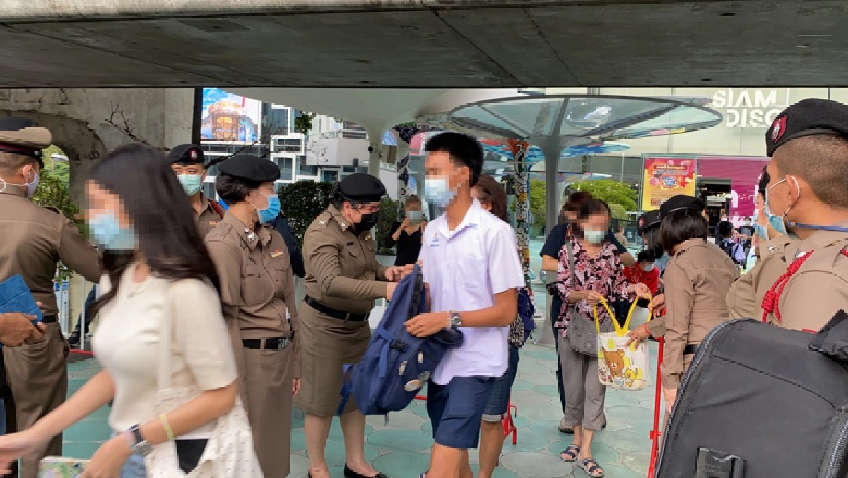 ม็อบ 'ตีหม้อไล่เผด็จการ' เริ่มทยอยเข้าพื้นที่