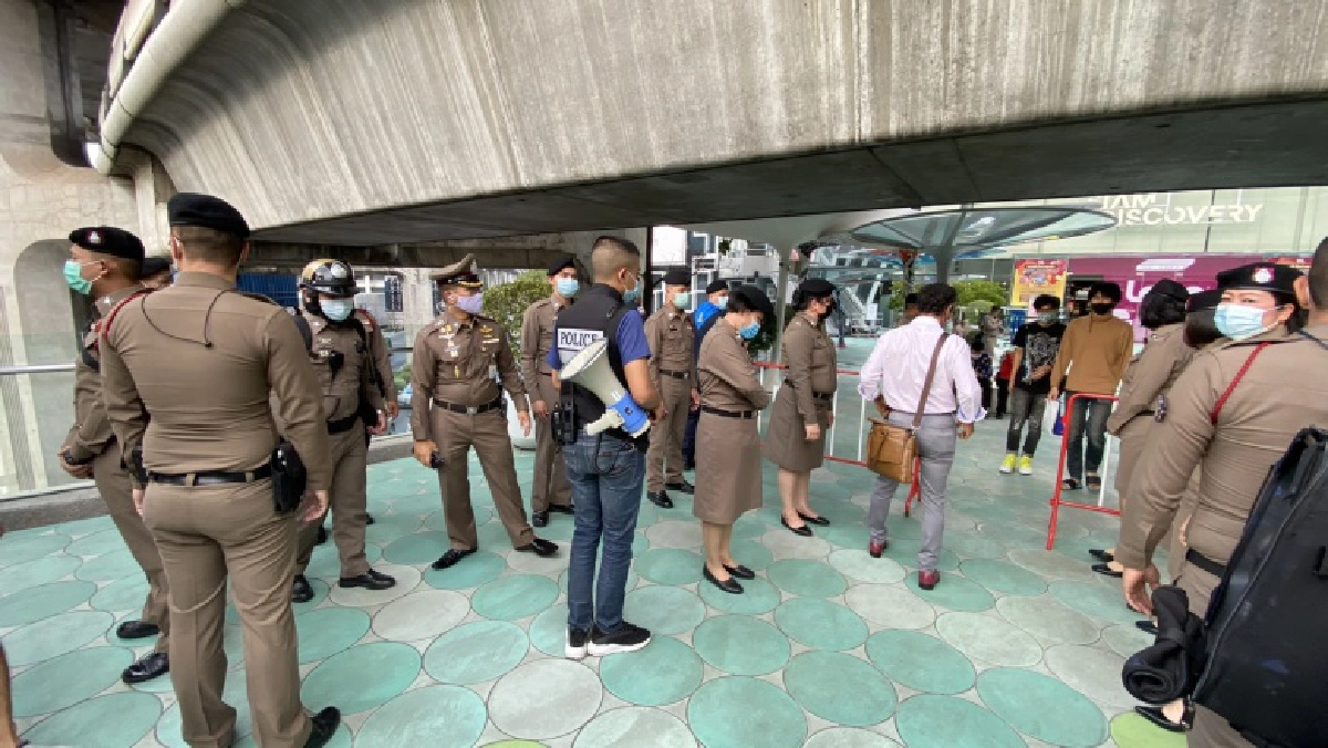 ม็อบ 'ตีหม้อไล่เผด็จการ' เริ่มทยอยเข้าพื้นที่