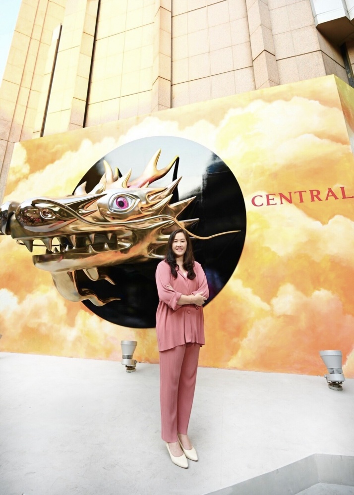 "เซเลบริตี้" ชวนเลือกสินค้าเสริมมงคล ใช้แล้วปัง มั่งมี