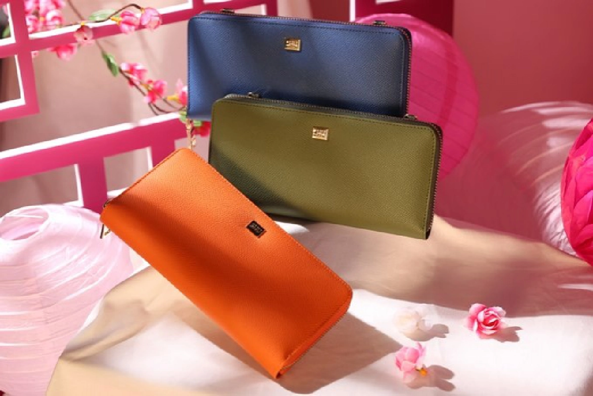 SHU จัดคอลเลคชั่นใหม่ "สีกระเป๋ามงคล" สุดเฮง เลือกสีตามวันเกิด ใช้ก่อนรวยก่อน