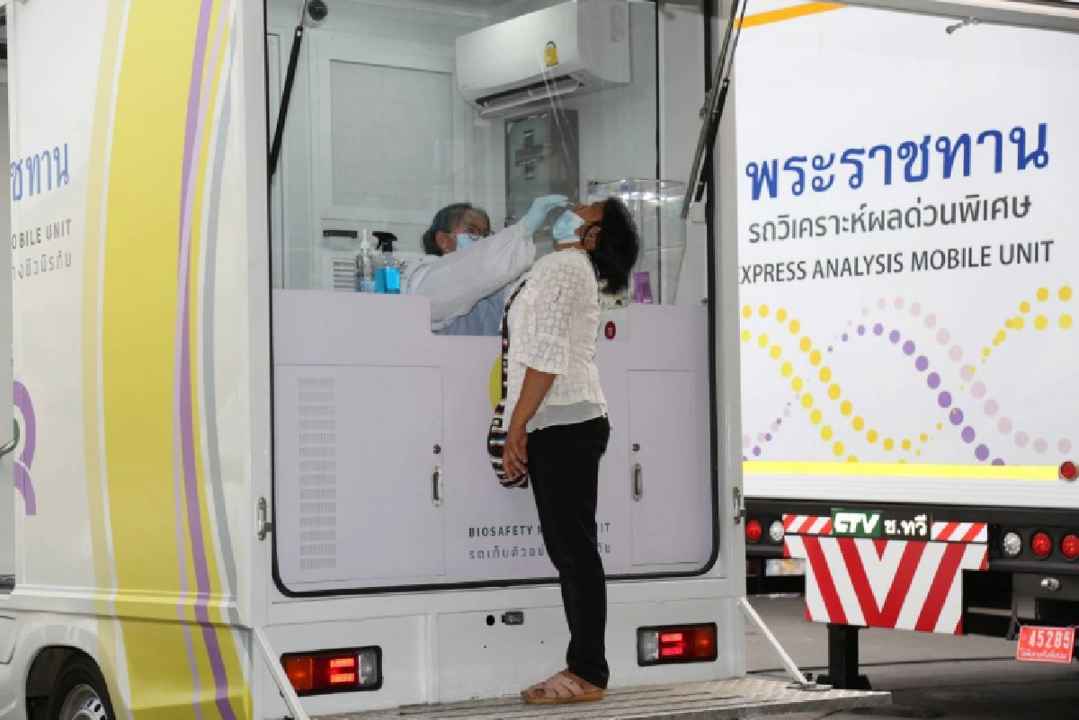 "อนุทิน" ลงพื้นที่ตลาด จ.ปทุมธานี ติดตามการควบคุมโควิด 19