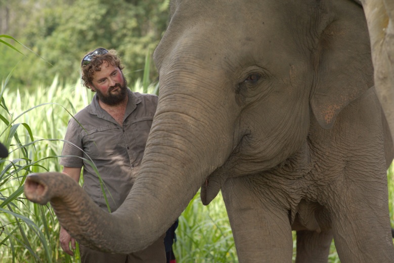 The Elephant Hospital สารคดีที่จะทำให้คุณเข้าใจ "คนรักช้าง" มากยิ่งขึ้น