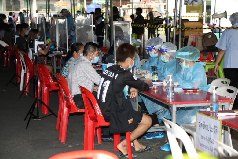 "อนุทิน" ลงพื้นที่ตลาด จ.ปทุมธานี ติดตามการควบคุมโควิด 19