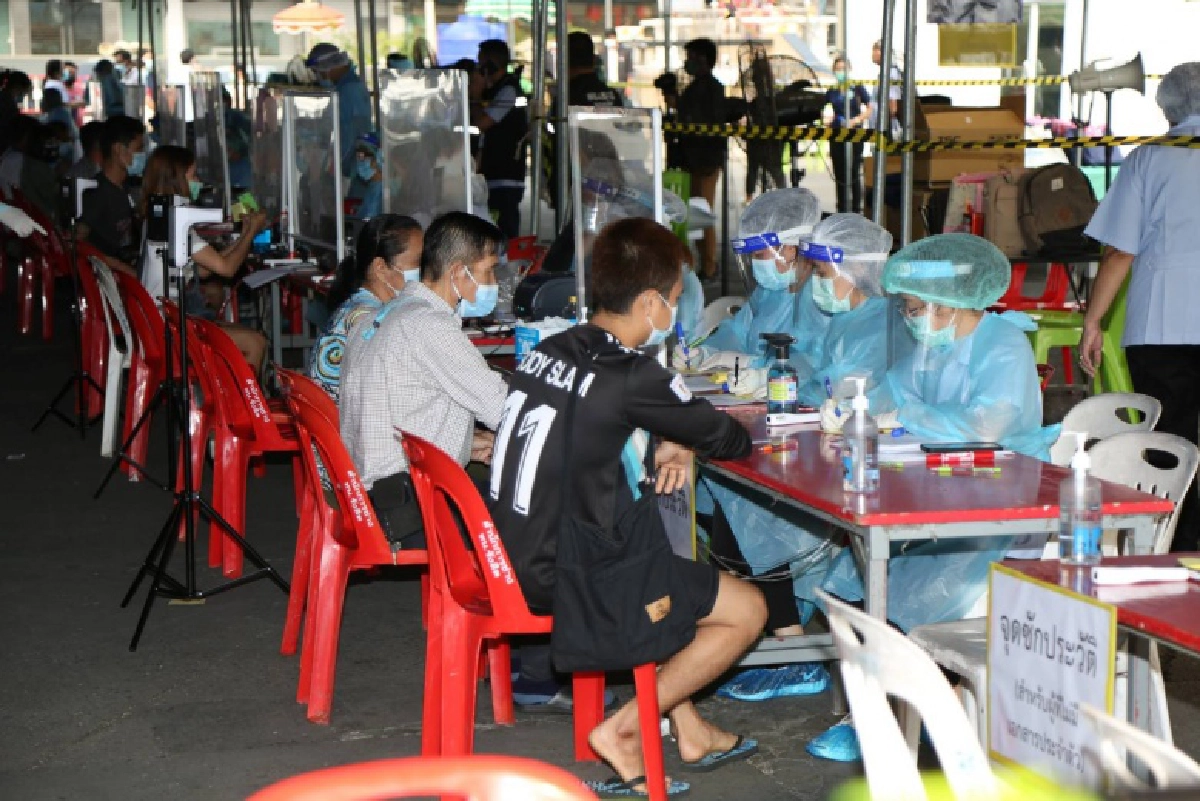 "อนุทิน" ลงพื้นที่ตลาด จ.ปทุมธานี ติดตามการควบคุมโควิด 19