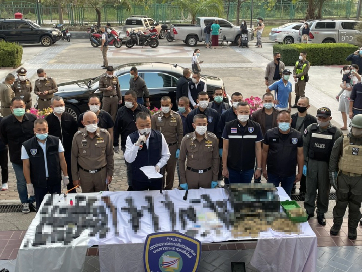 สอท.บุกคลังแสงกลางคอนโดฯบางแก้ว 'รับค้า-ปรับแต่ง' ส่งลูกค้าออนไลน์ 