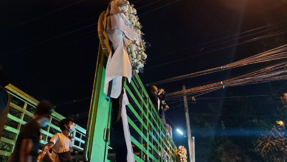 ม็อบเฟส ยุติชุมนุม 4 ทุ่ม15นาที พรุ่งนี้ นัดชุมนุม แยกเกียกกาย 15.00 น.